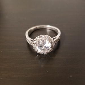 White Saphire & Sterling Silver Ring